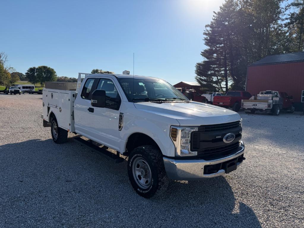2019 Ford F-350 - $19,900