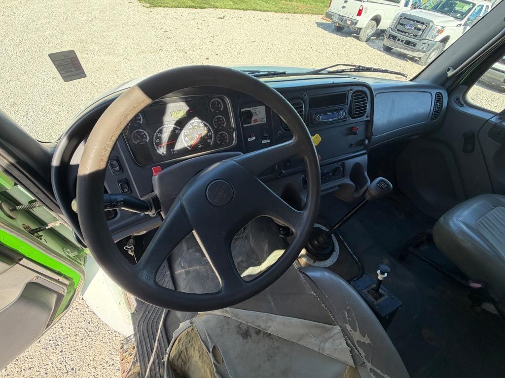 2007 Freightliner M2 - $14,000