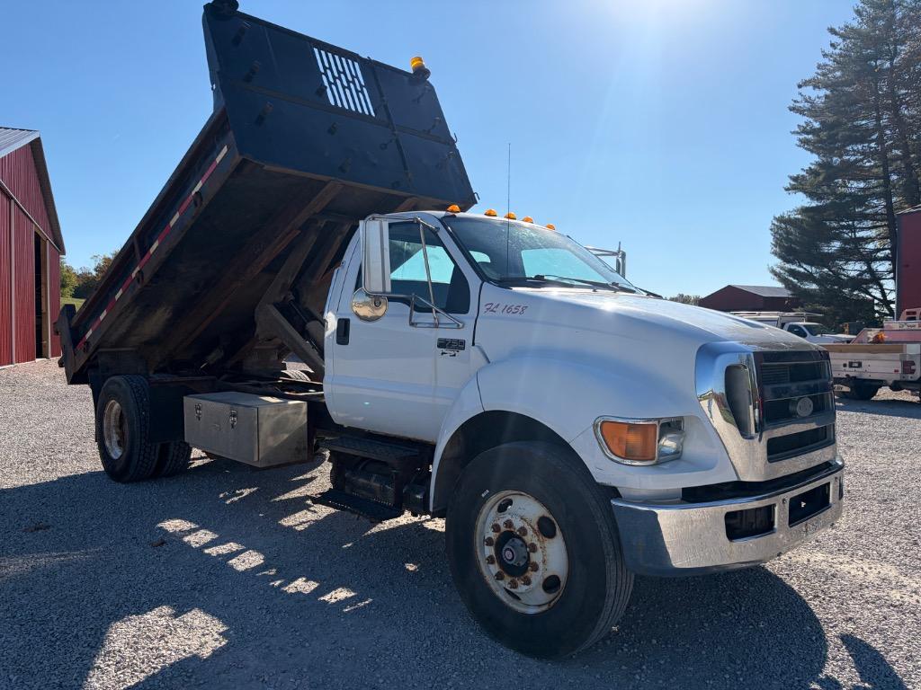 2008 Ford F-750 - $11,900