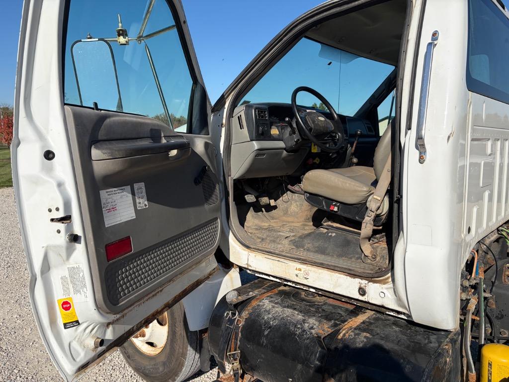 2008 Ford F-750 - $11,900