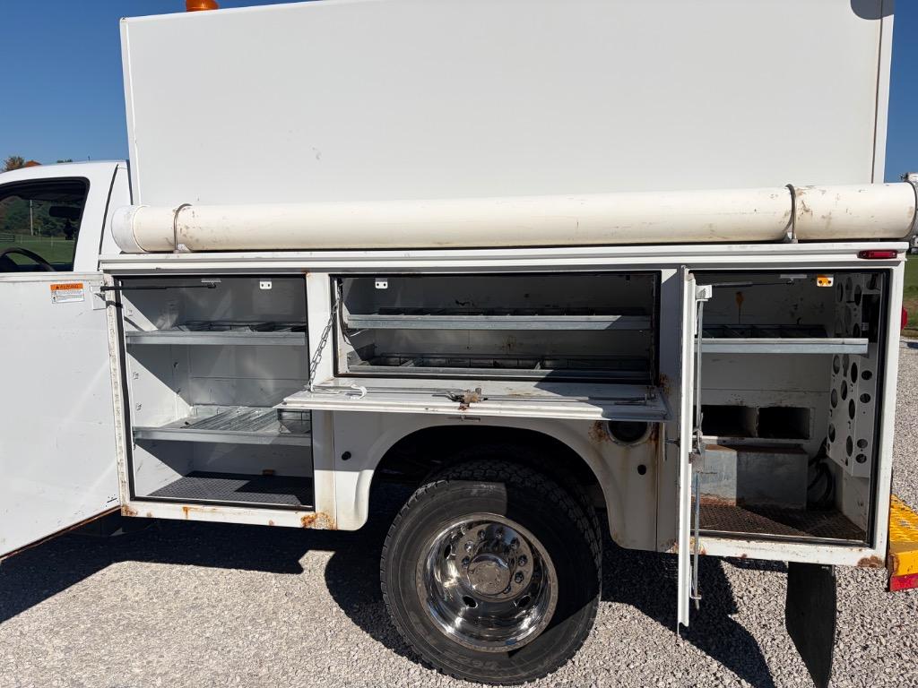 2015 Ford F-450 - $14,900