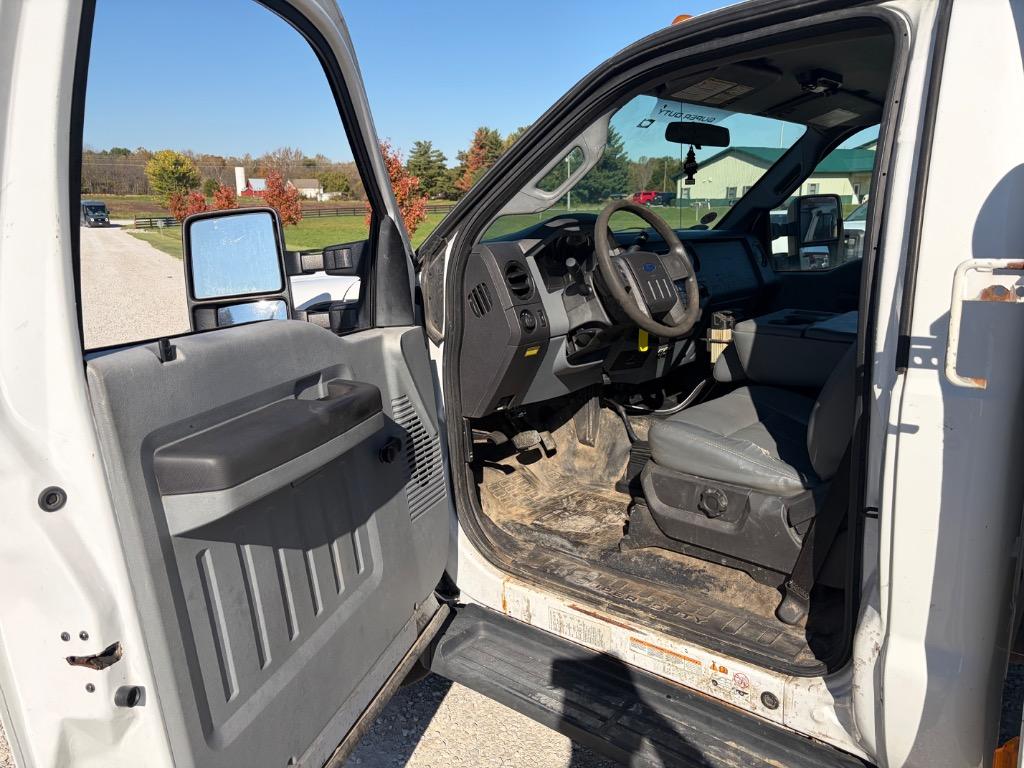 2015 Ford F-450 - $14,900