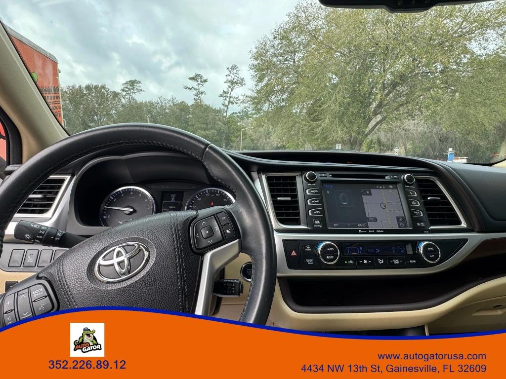 2016 Toyota Highlander - $16,990