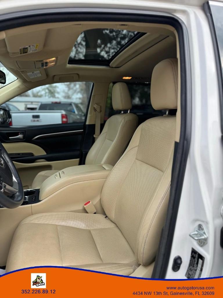 2016 Toyota Highlander - $16,990