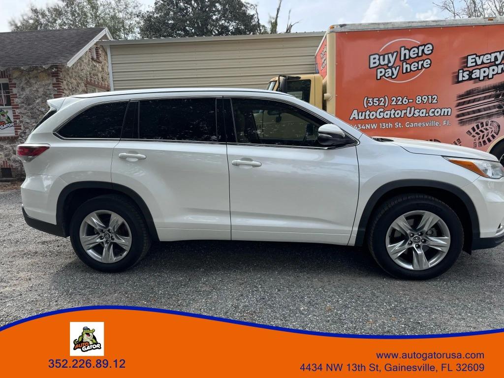 2016 Toyota Highlander - $16,990
