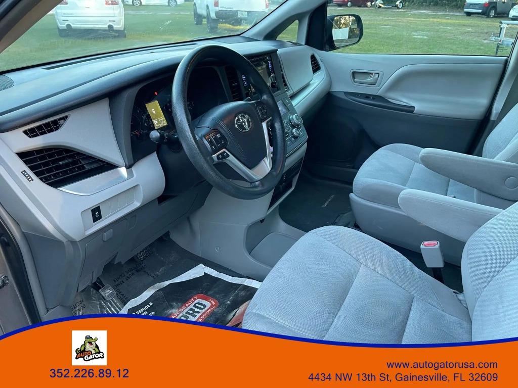 2015 Toyota Sienna - $17,995