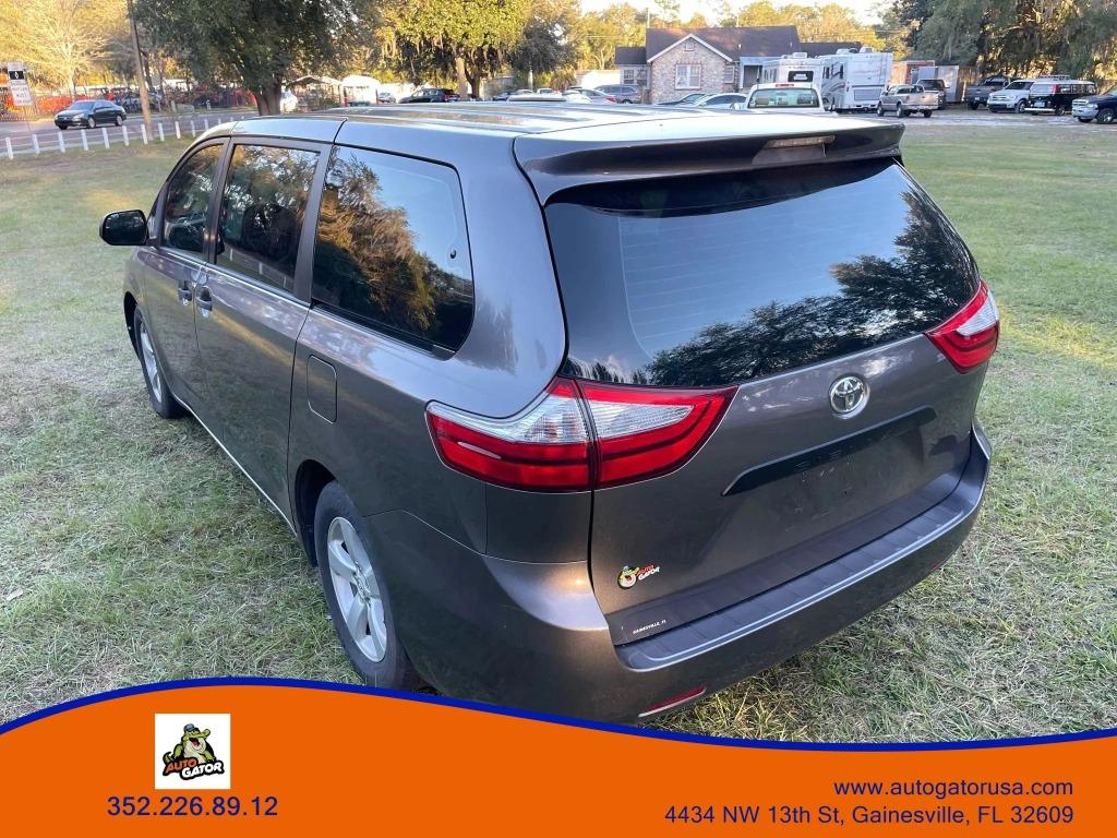 2015 Toyota Sienna - $17,995