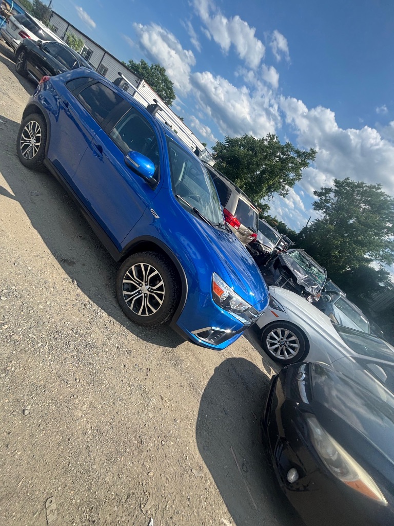 2018 Mitsubishi Outlander - $14,000