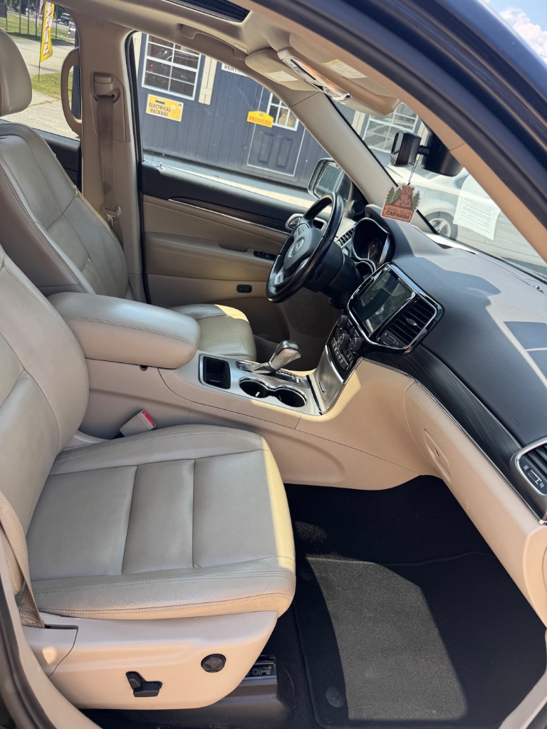 2020 Jeep Cherokee - $17,000