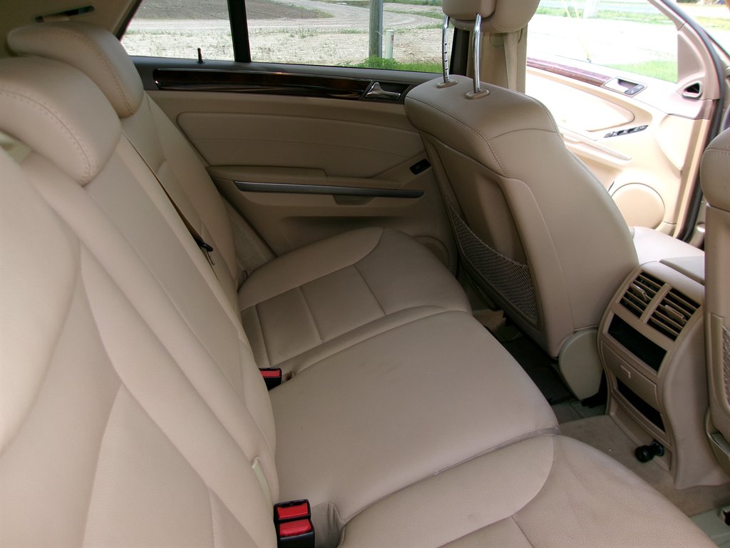 2010 Mercedes-Benz M-Class - $6,995