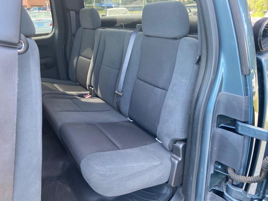 2009 Chevrolet Silverado - $12,995