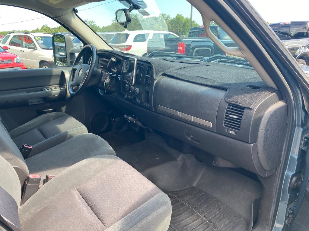 2009 Chevrolet Silverado - $12,995