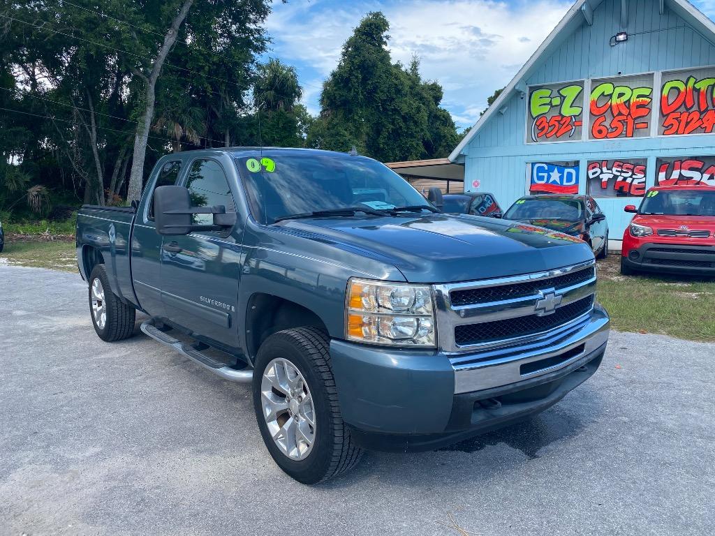 2009 Chevrolet Silverado - $12,995