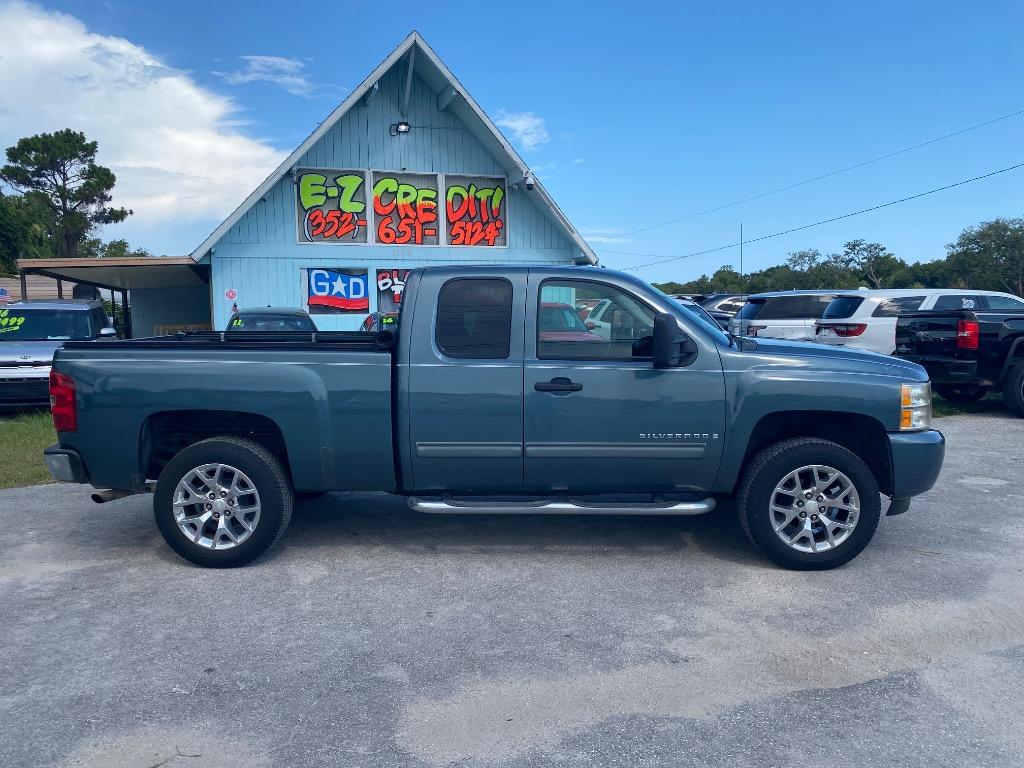 2009 Chevrolet Silverado - $12,995