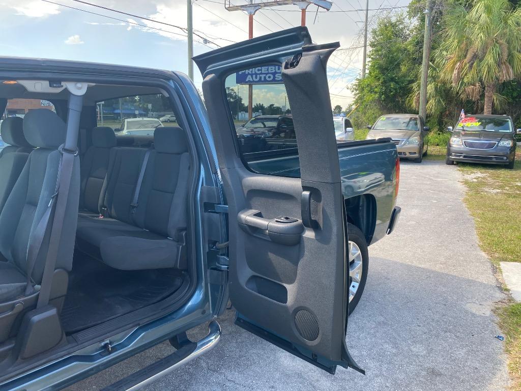 2009 Chevrolet Silverado - $12,995