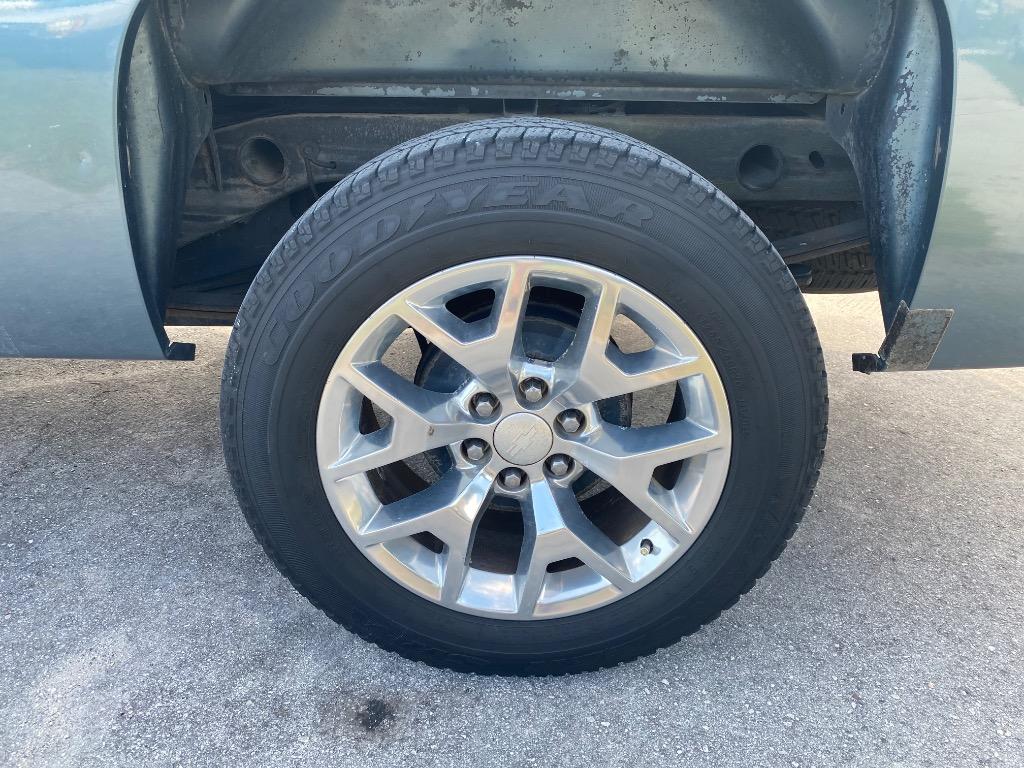 2009 Chevrolet Silverado - $12,995