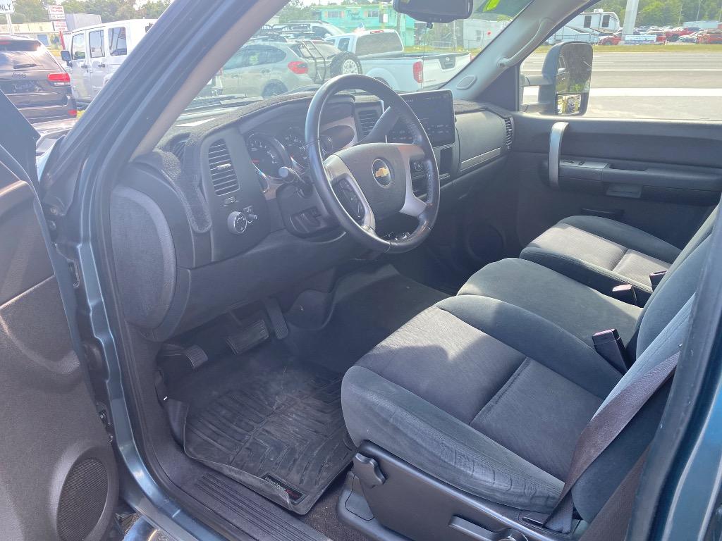 2009 Chevrolet Silverado - $12,995