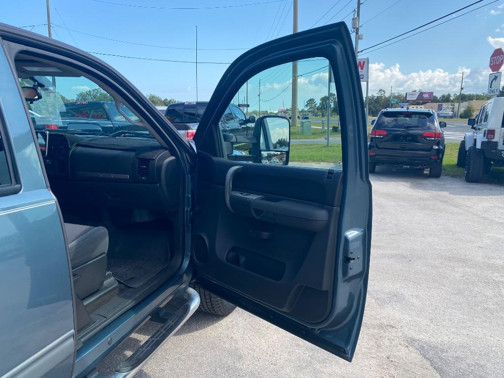 2009 Chevrolet Silverado - $12,995