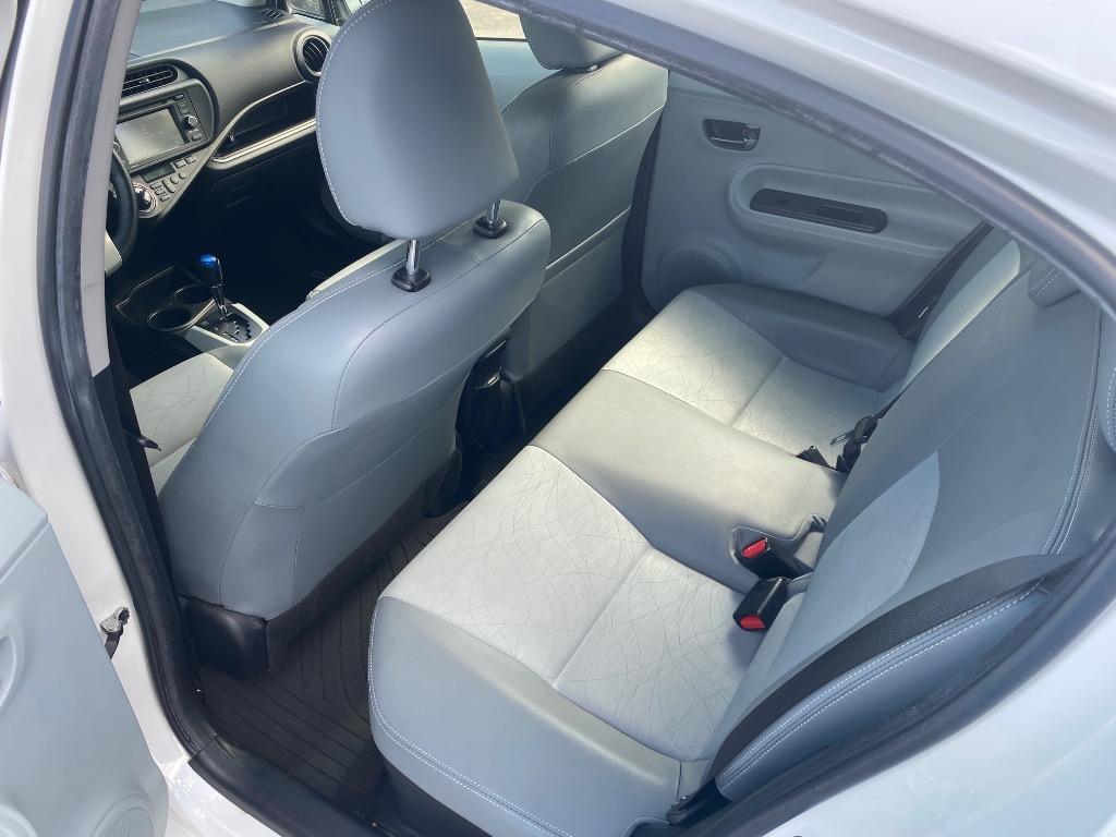 2014 Toyota Prius - $8,995