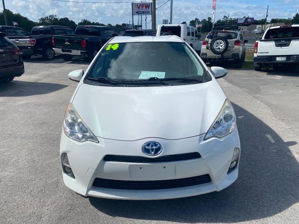 2014 Toyota Prius - $8,995