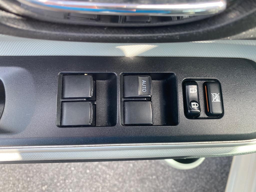 2014 Toyota Prius - $8,995
