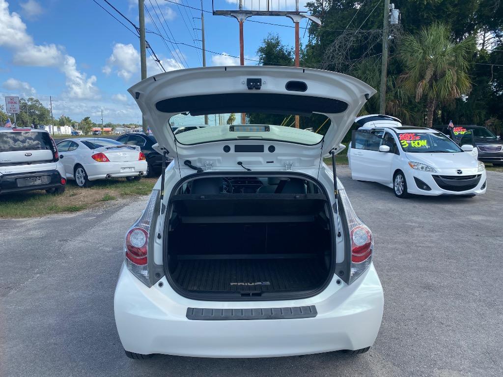 2014 Toyota Prius - $8,995