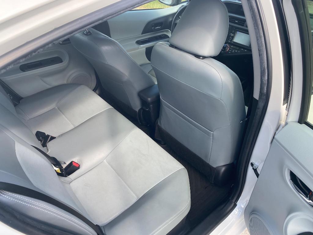2014 Toyota Prius - $8,995