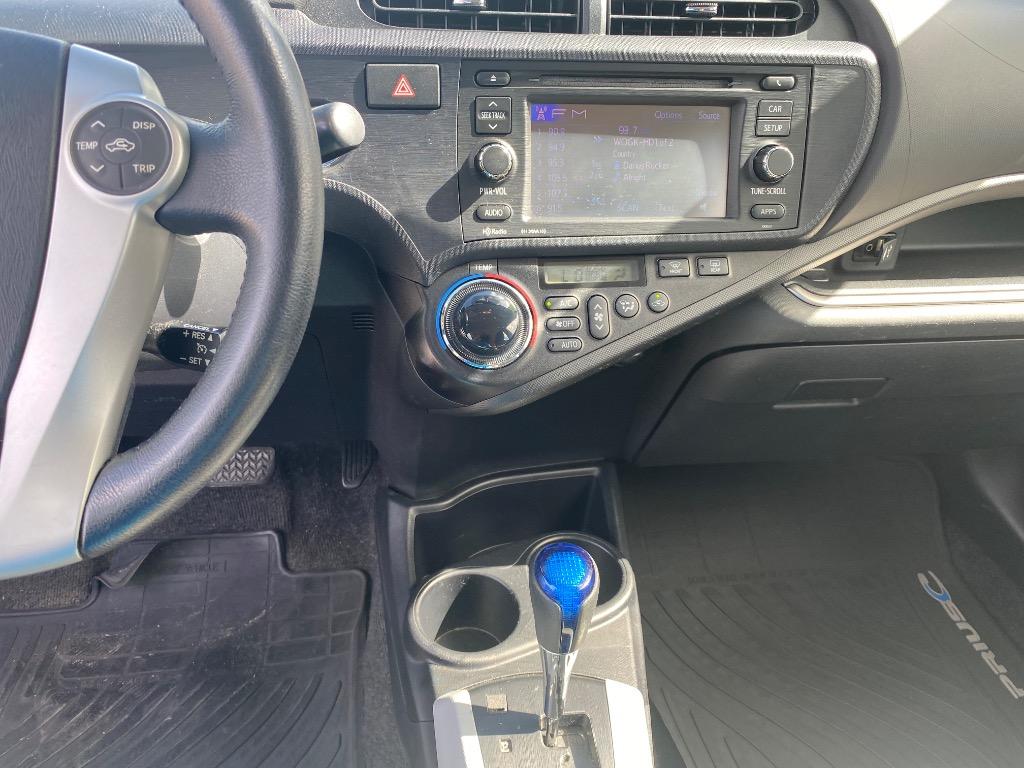 2014 Toyota Prius - $8,995
