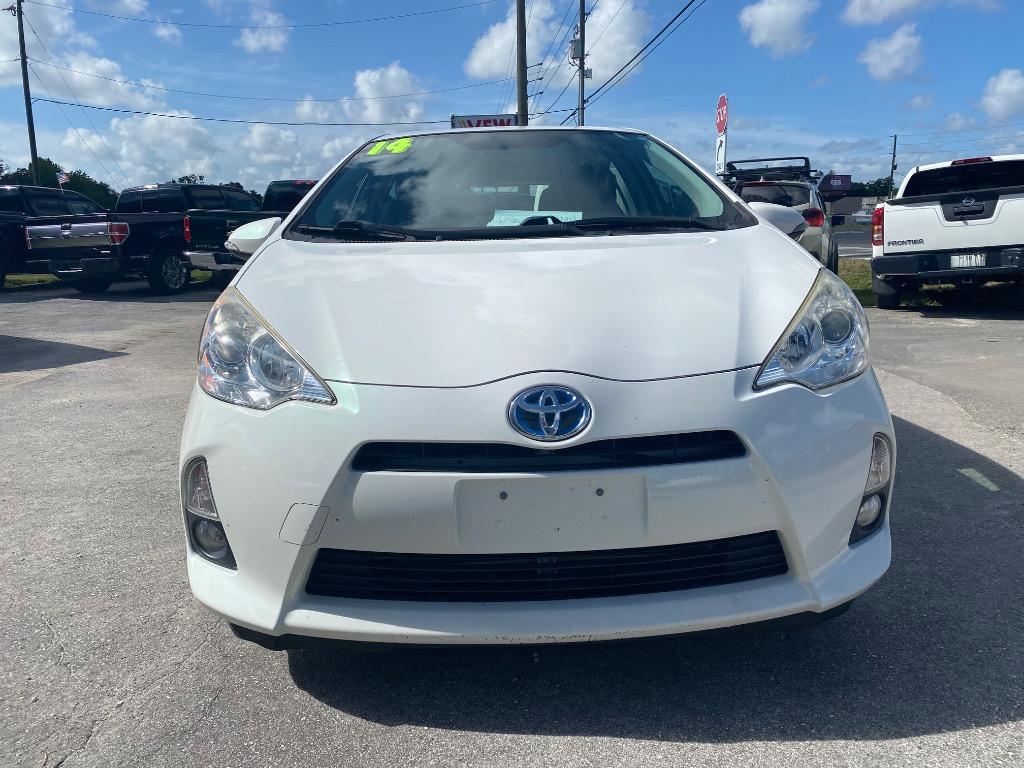 2014 Toyota Prius - $8,995