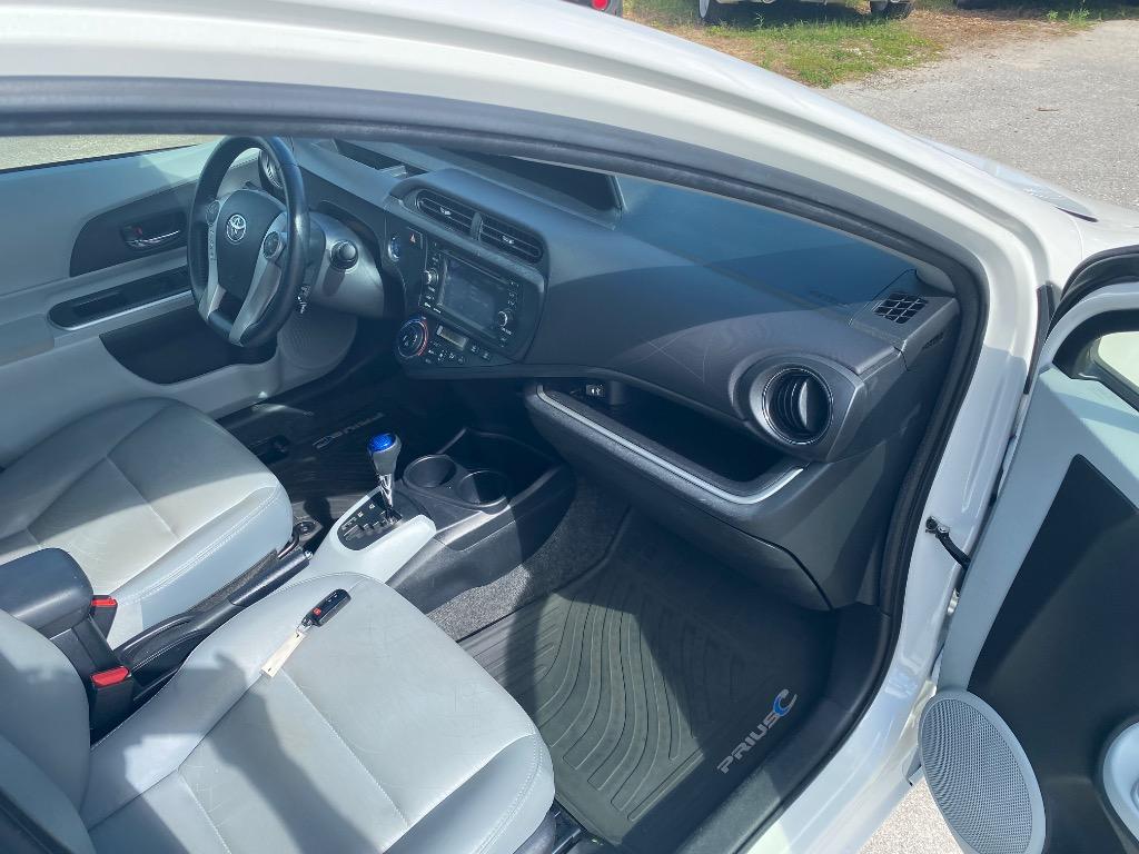 2014 Toyota Prius - $8,995