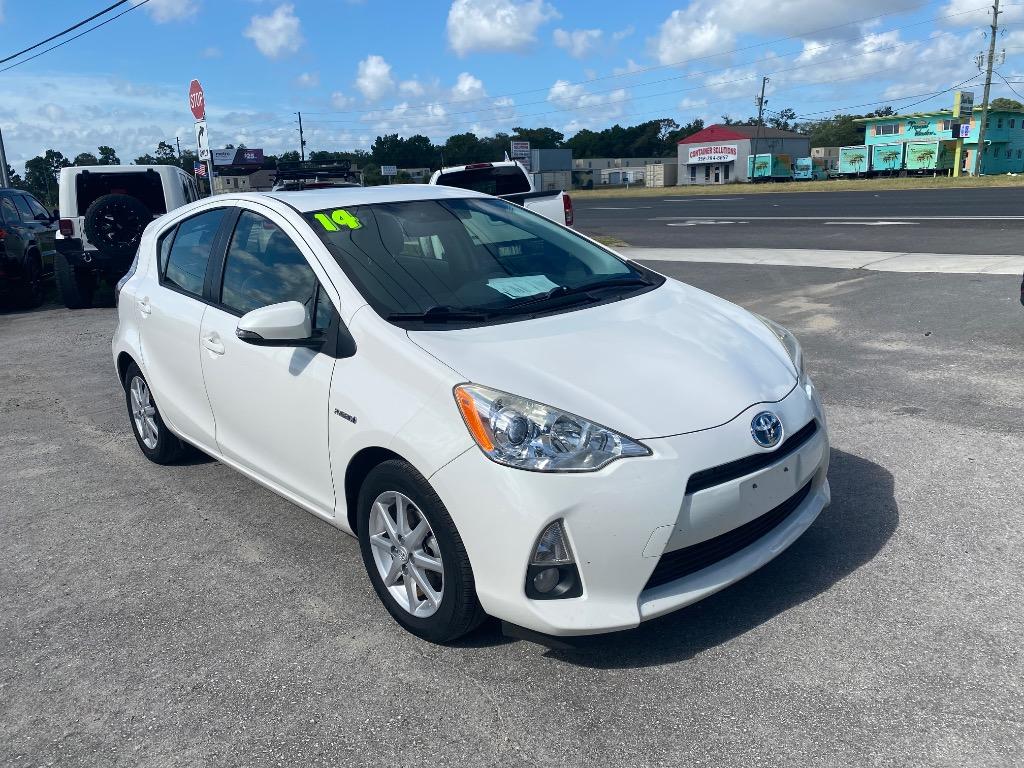 2014 Toyota Prius - $8,995