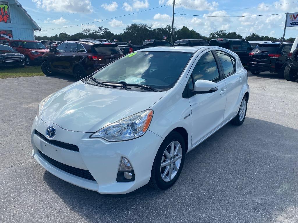 2014 Toyota Prius - $8,995