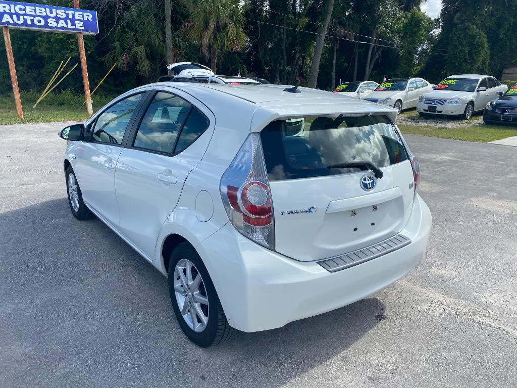 2014 Toyota Prius - $8,995
