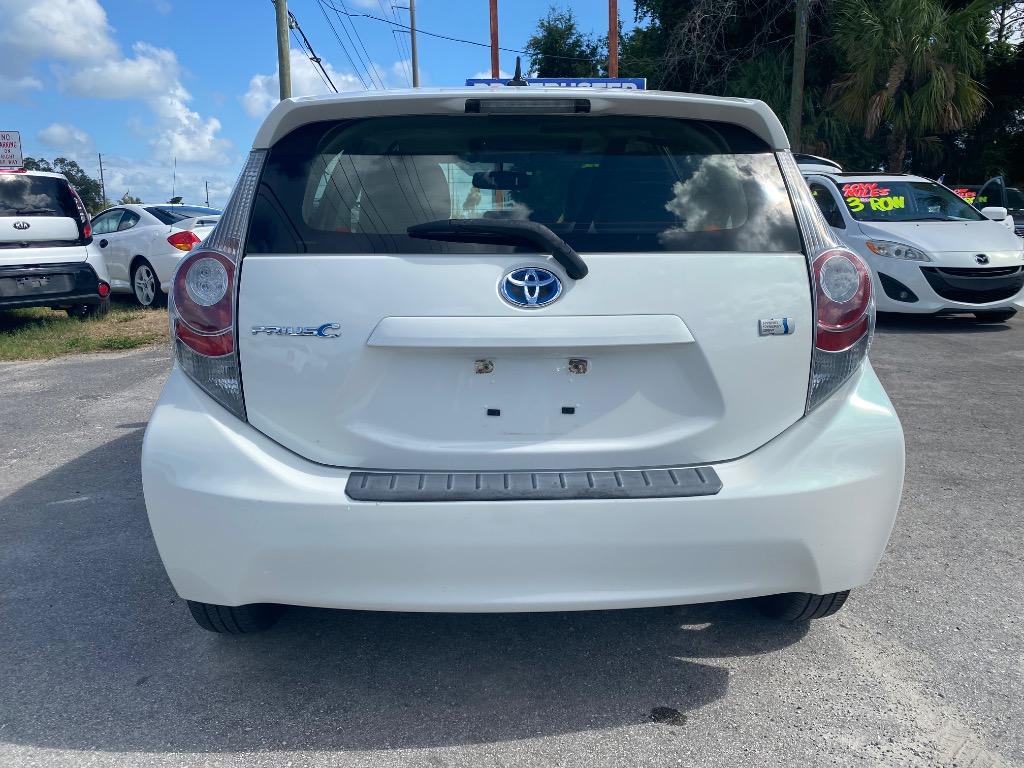 2014 Toyota Prius - $8,995