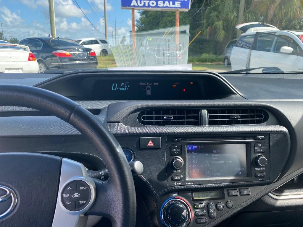 2014 Toyota Prius - $8,995