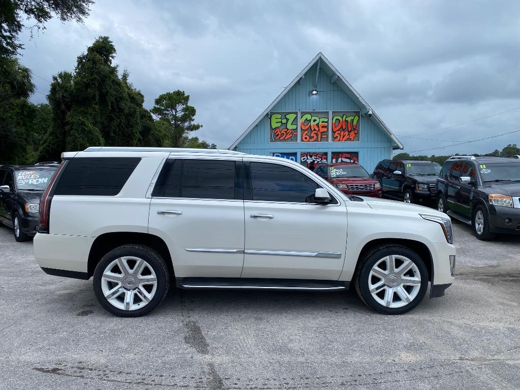2015 Cadillac Escalade - $17,995