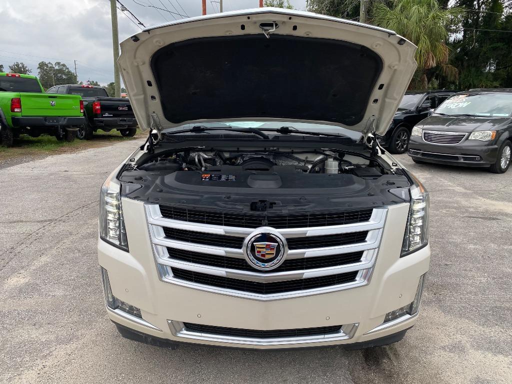 2015 Cadillac Escalade - $17,995