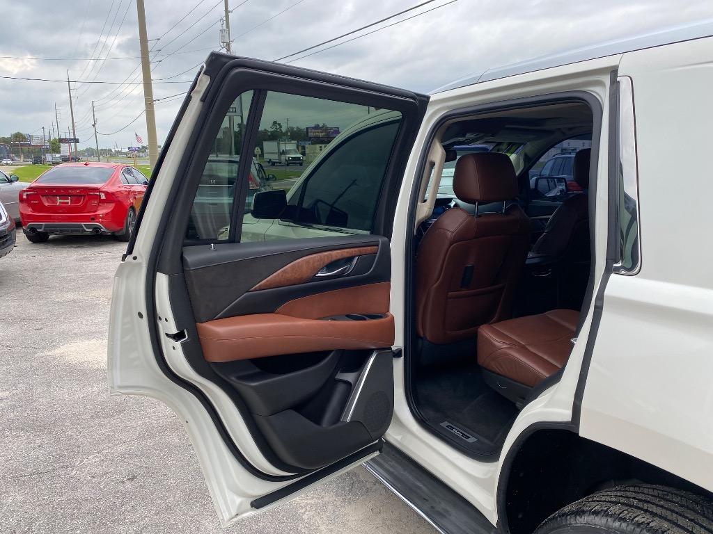 2015 Cadillac Escalade - $17,995