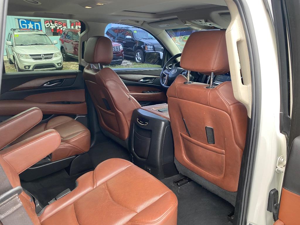 2015 Cadillac Escalade - $17,995