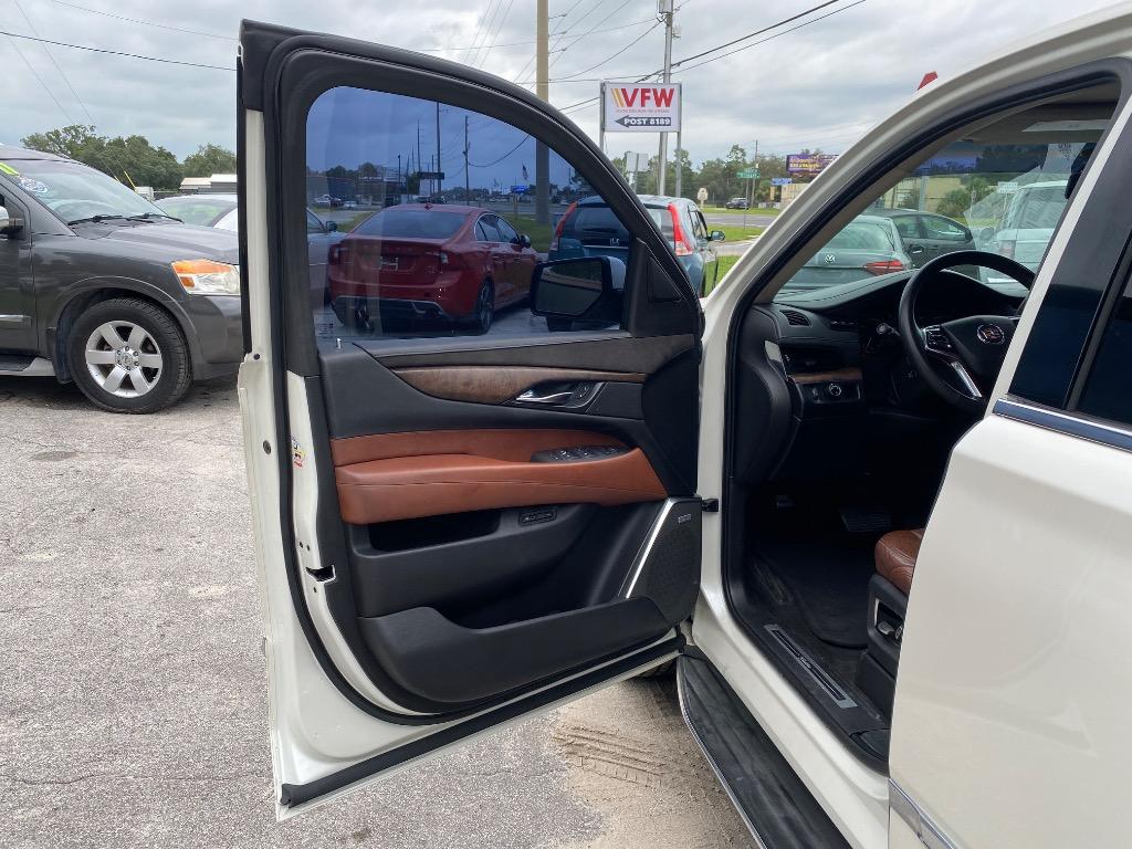 2015 Cadillac Escalade - $17,995