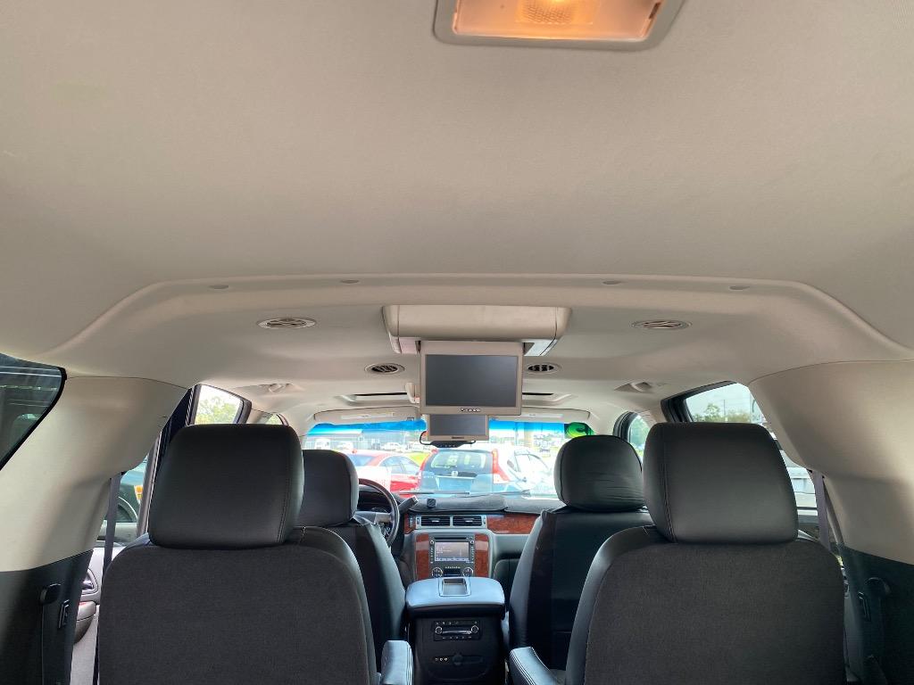 2013 Chevrolet Suburban - $14,995