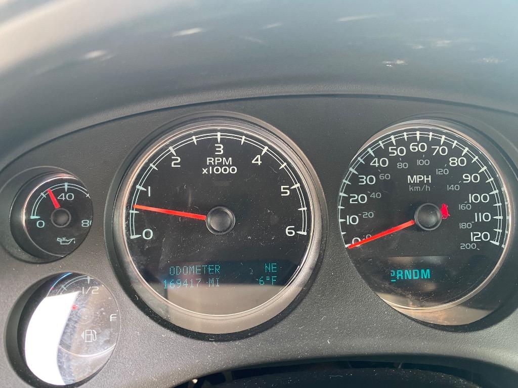 2013 Chevrolet Suburban - $14,995