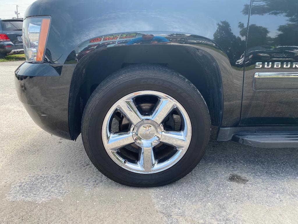 2013 Chevrolet Suburban - $14,995
