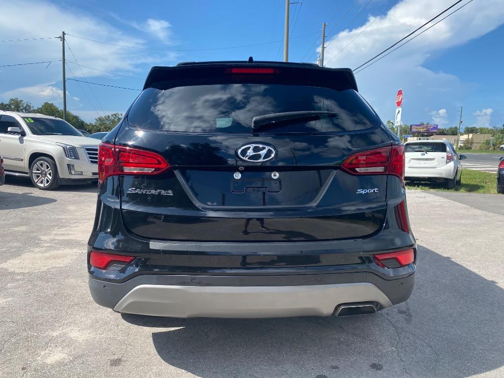 2017 Hyundai Santa Fe - $11,995