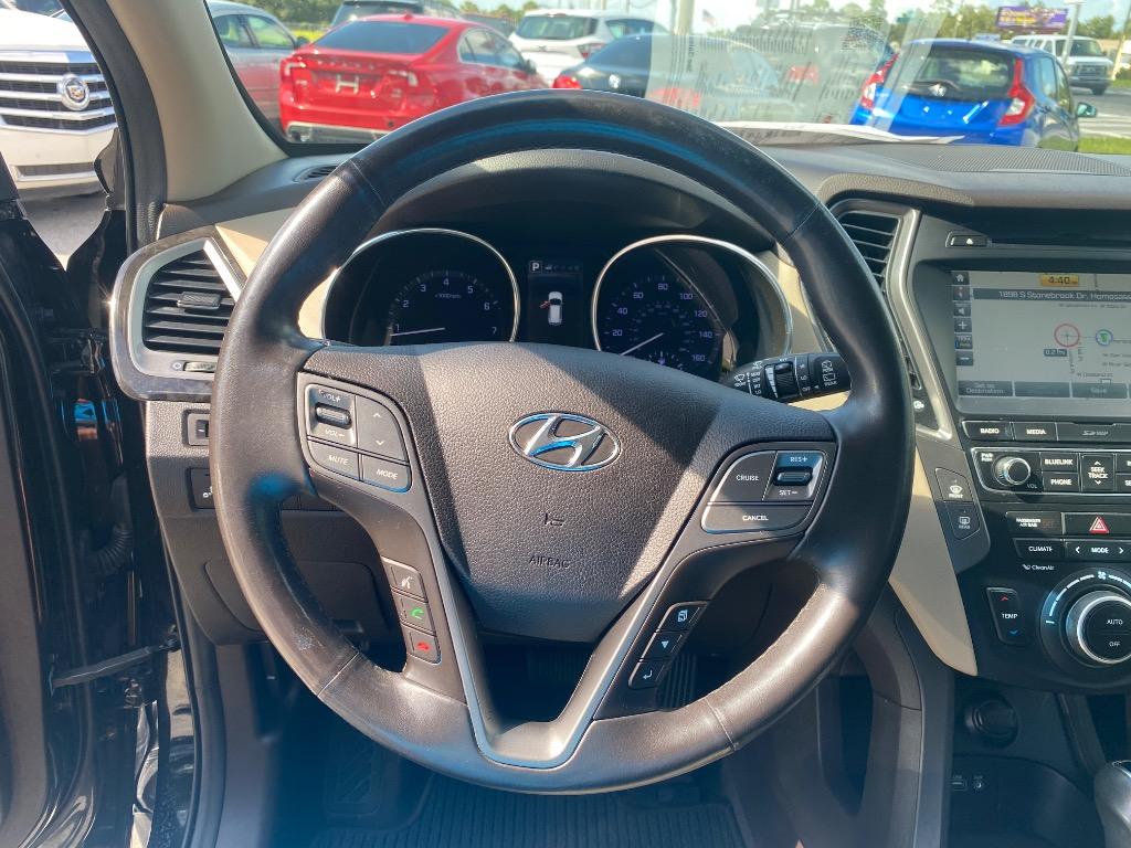 2017 Hyundai Santa Fe - $11,995