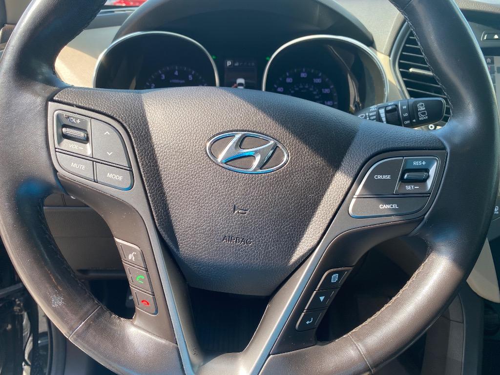 2017 Hyundai Santa Fe - $11,995