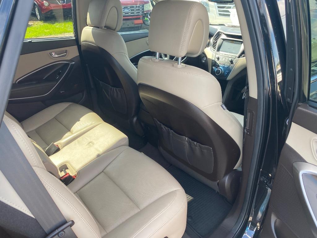 2017 Hyundai Santa Fe - $11,995