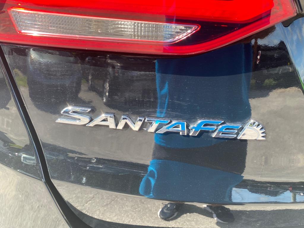 2017 Hyundai Santa Fe - $11,995