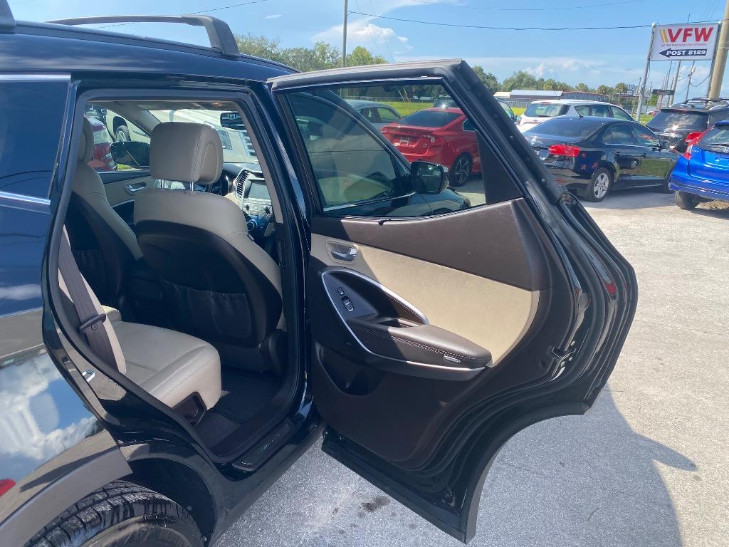 2017 Hyundai Santa Fe - $11,995