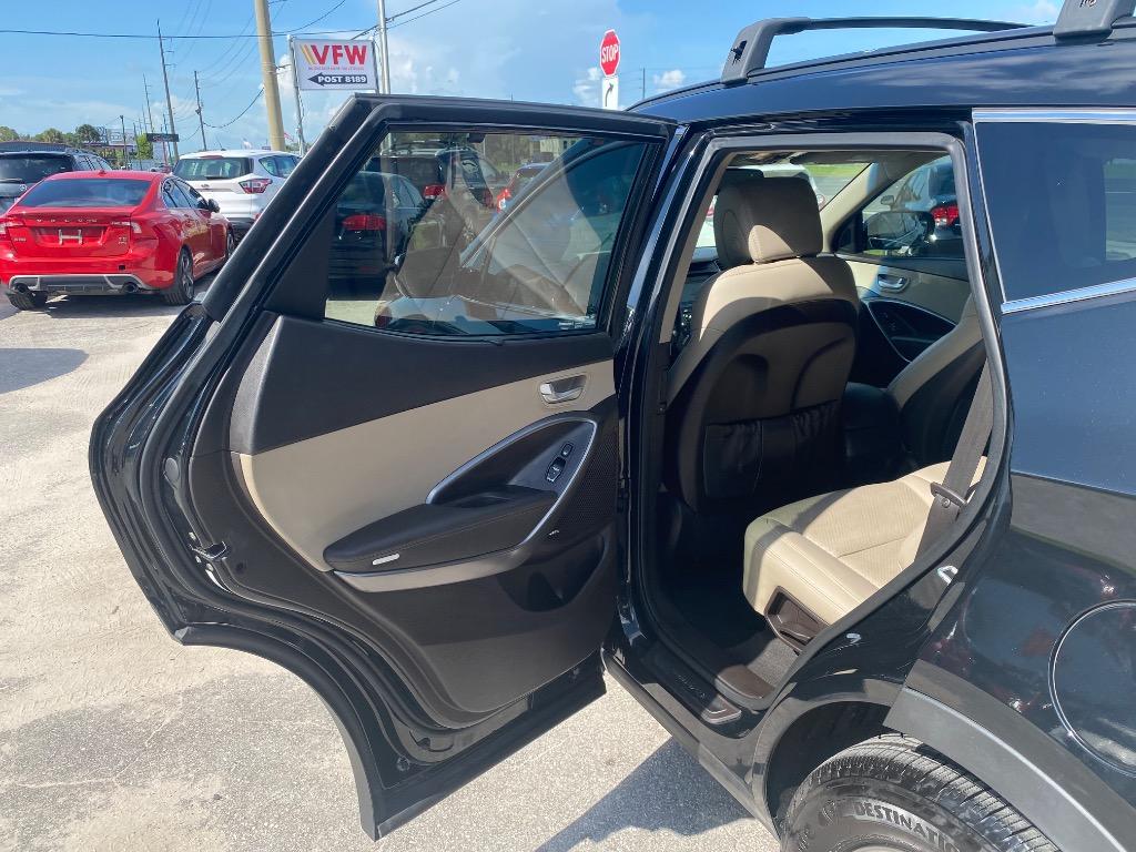 2017 Hyundai Santa Fe - $11,995